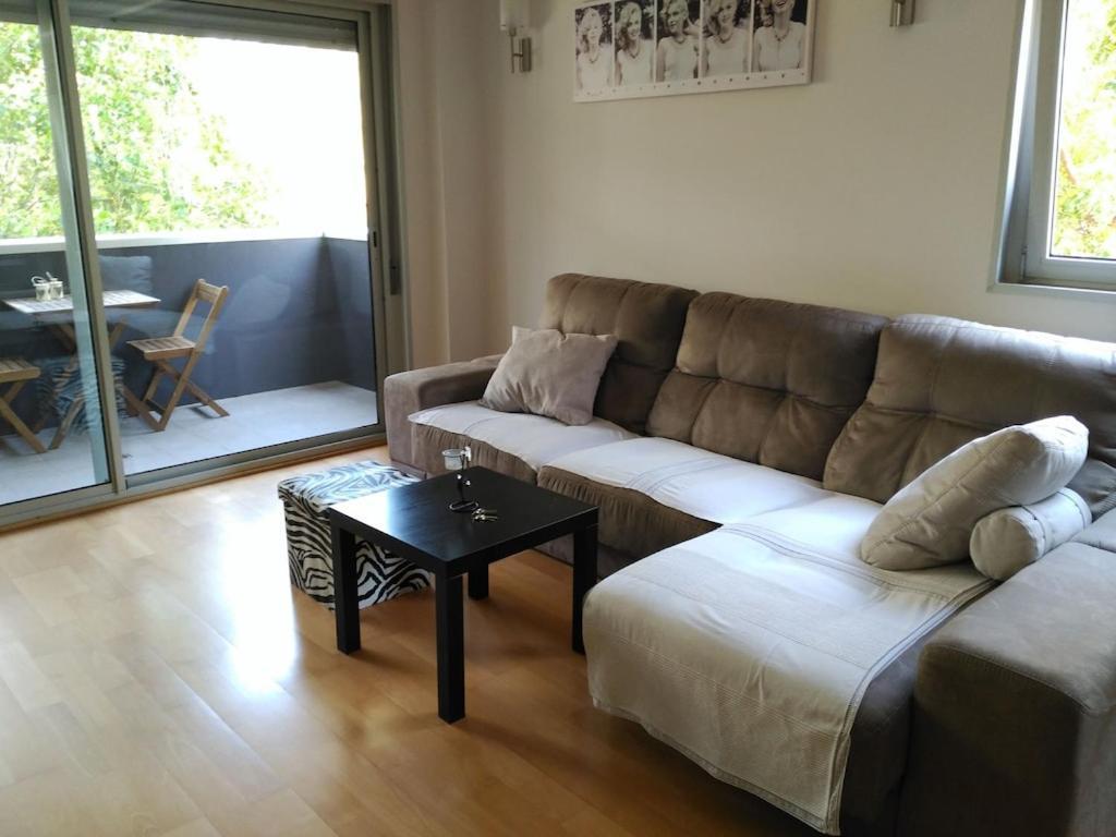 Luxury Flat, 3 Bedrooms, 2 Bathrooms And Swimming Pool Next To The Beach!! Сан-Адриан-де-Бесос Экстерьер фото