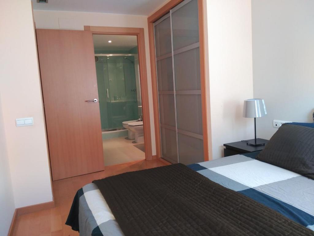 Luxury Flat, 3 Bedrooms, 2 Bathrooms And Swimming Pool Next To The Beach!! Сан-Адриан-де-Бесос Экстерьер фото