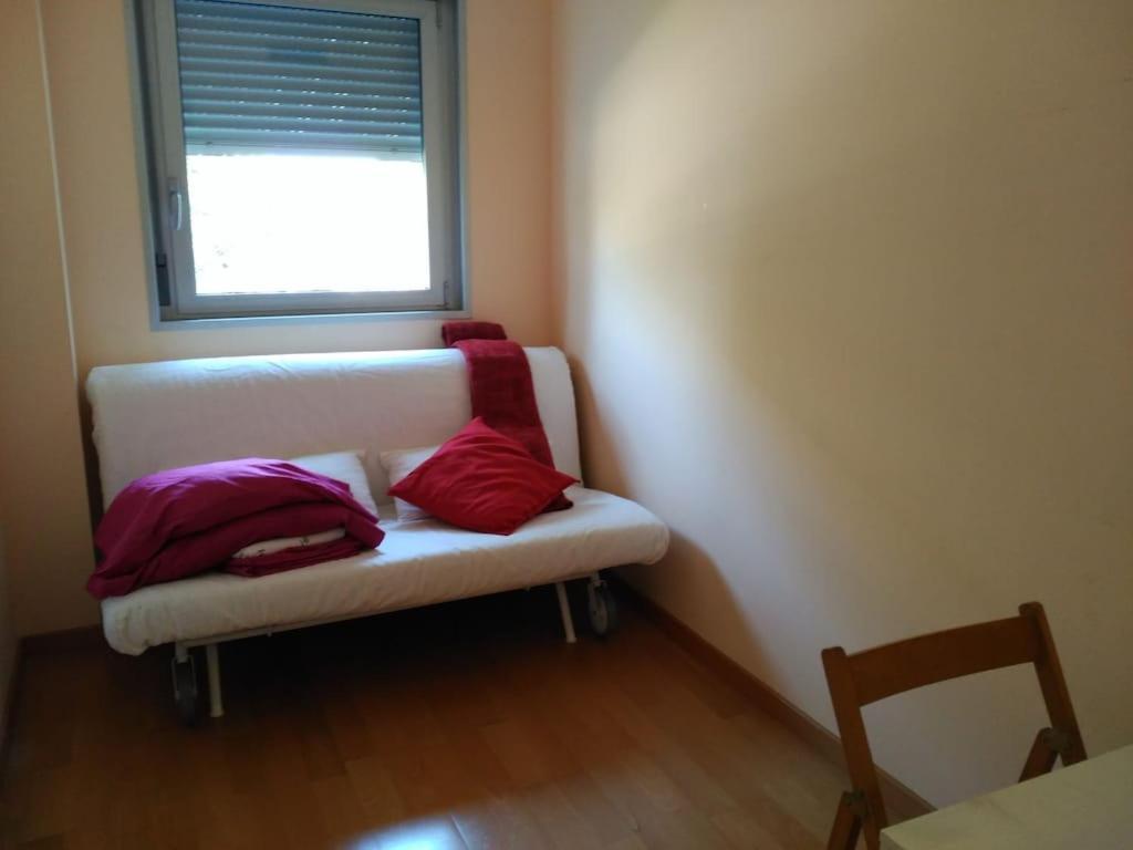 Luxury Flat, 3 Bedrooms, 2 Bathrooms And Swimming Pool Next To The Beach!! Сан-Адриан-де-Бесос Экстерьер фото
