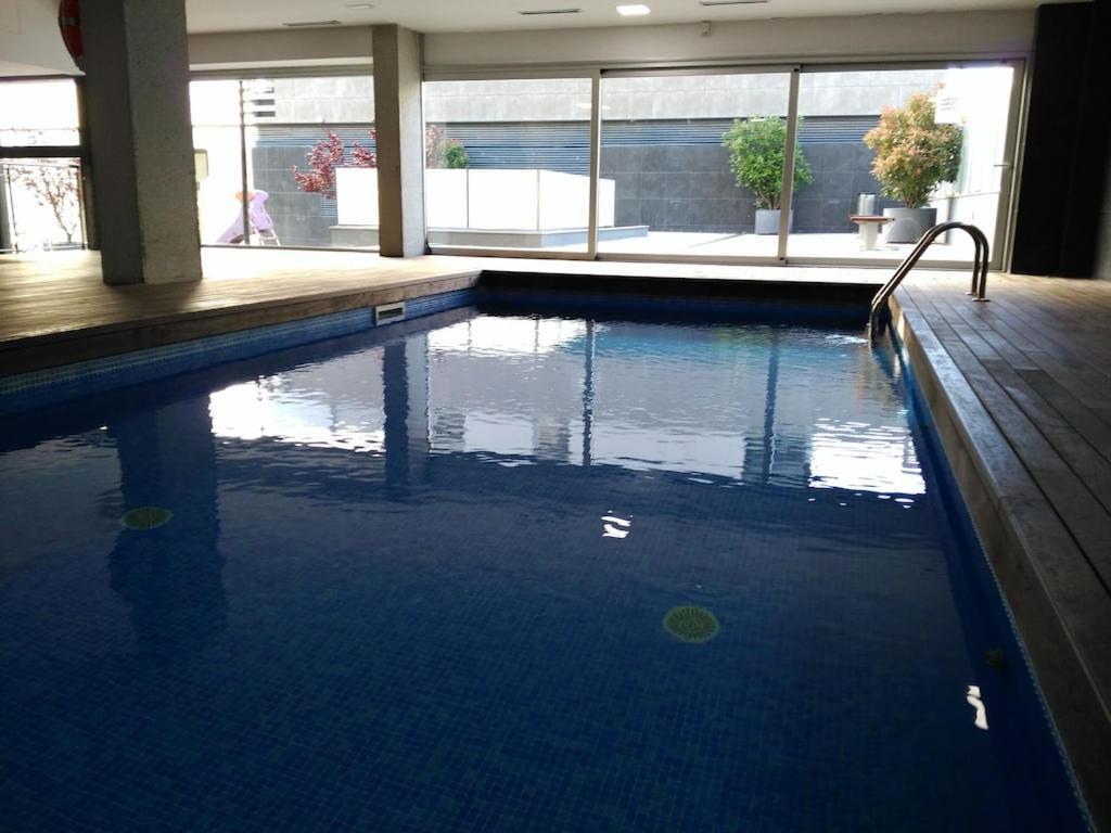 Luxury Flat, 3 Bedrooms, 2 Bathrooms And Swimming Pool Next To The Beach!! Сан-Адриан-де-Бесос Экстерьер фото