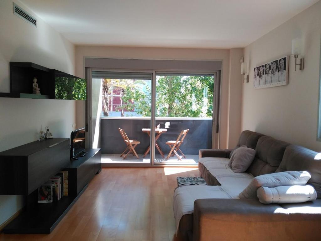 Luxury Flat, 3 Bedrooms, 2 Bathrooms And Swimming Pool Next To The Beach!! Сан-Адриан-де-Бесос Экстерьер фото